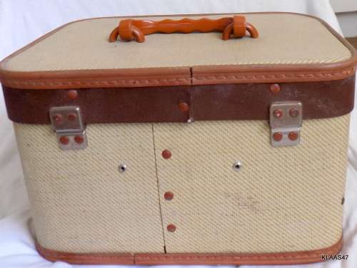 Vintage Vanity Case - Some marks on inside lining - Top tray missing