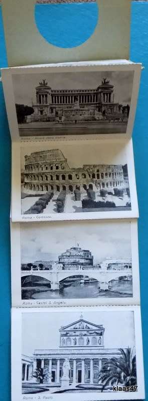 Vintage - Ricordo di Roma - Souvenir - 12 small black and white joined pictures in a cover 9.7x7cm