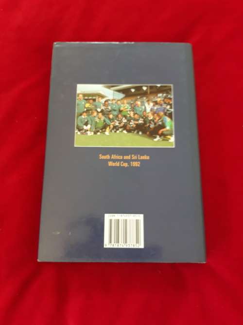 Omar Henry - The Man in the Middle - Hardcover - with Keith Graham