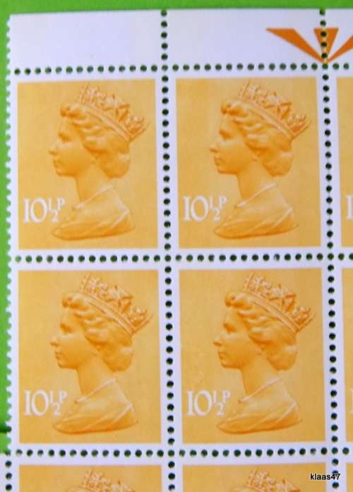 G.B. - 1971-81 - 10 1/2 p - Yellow - 194 sheet -  Mint Stamps