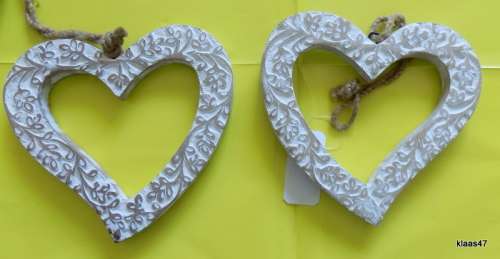 2 Wooden Hearts - White (With rope for hanging)