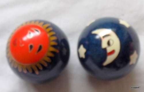 Chinese Health Ball - Baoding - 4cm Diameter - Two in box - Sun and Moon