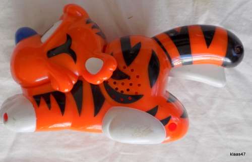 Fisher Price - 2002 Mattel - Growling Tiger Flashlight (Battery not included)