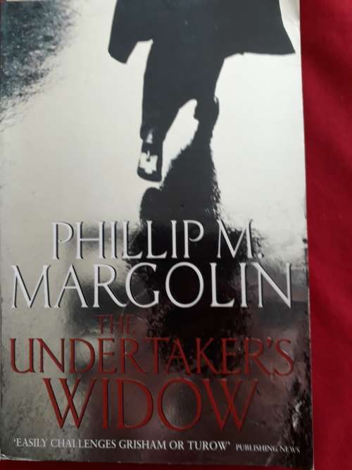 The Undertaker`s Widow - Phillip M. Margolin - Paperback