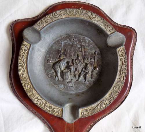 Vintage - Ornate Bas Relief Metal Ashtray - On a base - O. Godi and C. - Prato