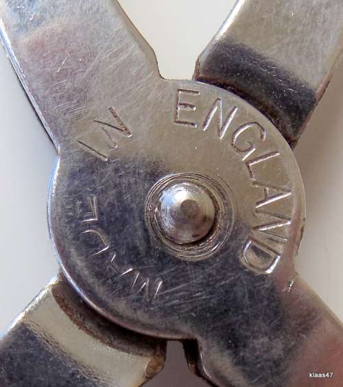 Vintage - Nutbrown - Nut Cracker - Made in England
