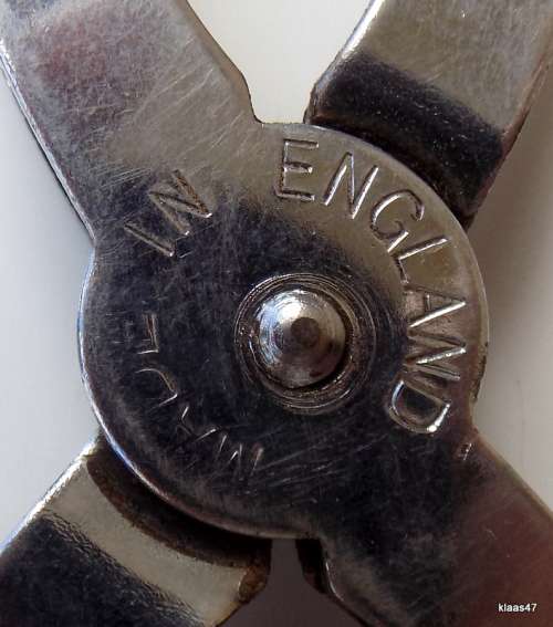 Vintage - Nutbrown - Nut Cracker - Made in England
