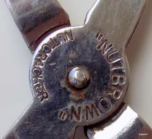 Vintage - Nutbrown - Nut Cracker - Made in England
