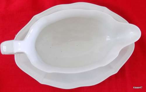 Villeroy Boch - Manoir - (VitroPorcelain, Luxembourg) - Gravy (sauce) Jug - Fixed drip plate