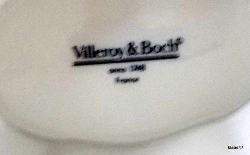 Villeroy Boch - Manoir - (VitroPorcelain, Luxembourg) - Gravy (sauce) Jug - Fixed drip plate