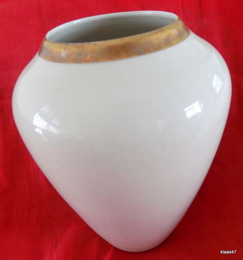 Vintage Gold Trim Vase by Porzellan Manufaktur Händel Bavaria