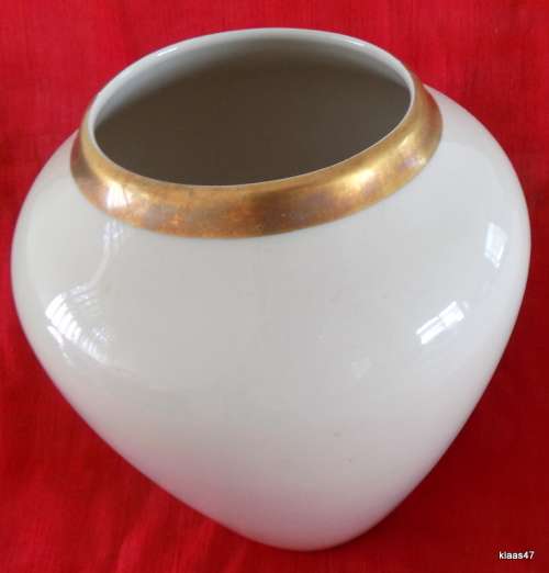 Vintage Gold Trim Vase by Porzellan Manufaktur Händel Bavaria