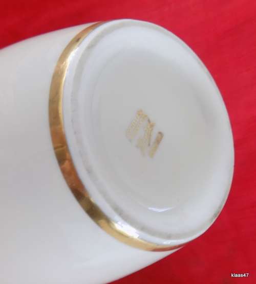 Vintage Gold Trim Vase by Porzellan Manufaktur Händel Bavaria