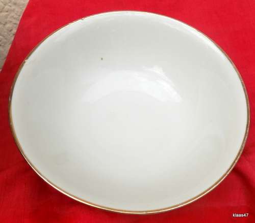 Hutschenreuther - Arzberg - White Soup/Cereal Bowl with Gold Trim - 22cm Diameter