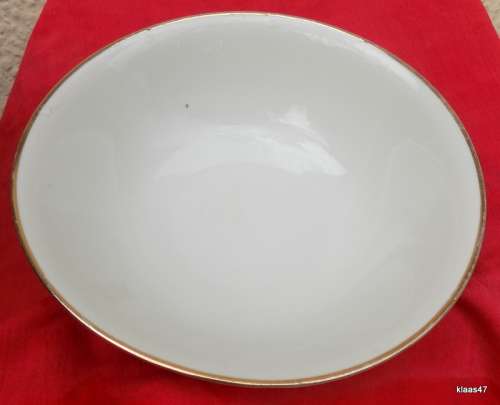 Hutschenreuther - Arzberg - White Salad / Fruit Bowl with Gold Trim