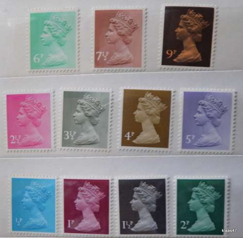 GB- Queen Elizabeth II - Machins - 11 unused unhinged stamps