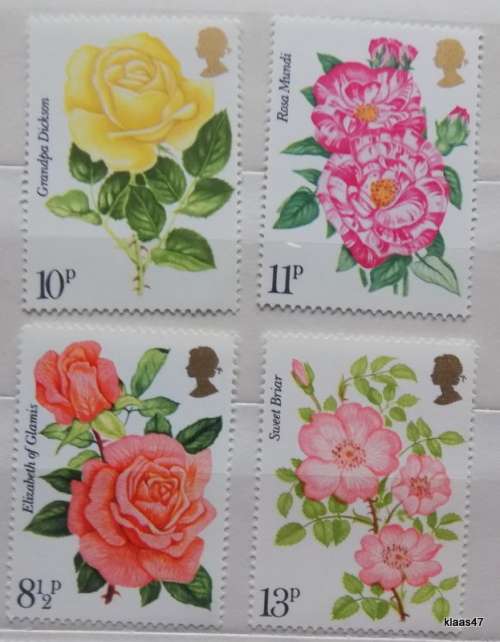 GB - 1976 - Roses  (Centenary of Royal Rose Society) - Set of 4 unused stamps