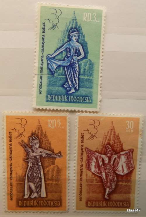 Indonesia - 1962 - Ramayana ballet dancer - 3 Unused hinged stamps - Some rust spots