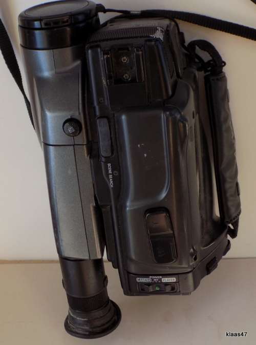 Vintage - Sanyo - VM-EX22P - 8mm Camcorder - 10x Zoom  **Suitable for Display or Prop**