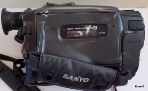 Vintage - Sanyo - VM-EX22P - 8mm Camcorder - 10x Zoom  **Suitable for Display or Prop**