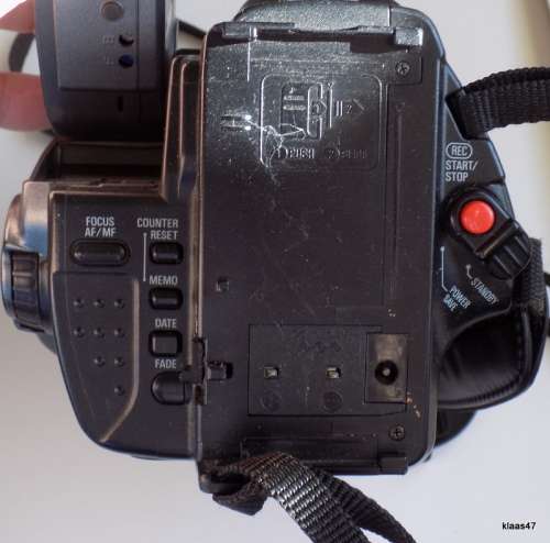 Vintage - Sanyo - VM-EX22P - 8mm Camcorder - 10x Zoom  **Suitable for Display or Prop**