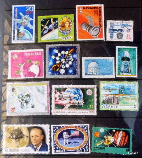 Mixed Lot of 14 Cancelled stamps - Theme: Space