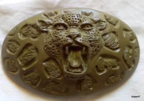 Leopard - Ingwe - Belt Buckle Designed by Danie de Jager in Cold Cast Bronze