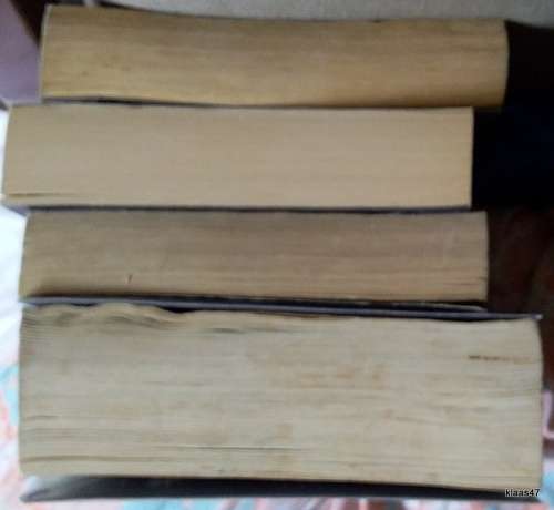 Stephanie  Meyer - Twilight Saga - 4 Books - Twilight - New Moon - Eclipse - Breaking Dawn