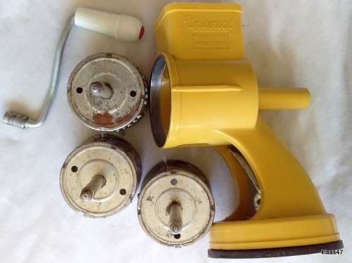 Retro Moplen Italy 1960s Universal Grater/shredder with 3 metal drums and Non-slip Suction Cup base