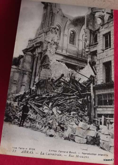 17 Post Cards - WW1 (1914-1916) - Arras:  After The Bombardement - 15 in book form 2 loose