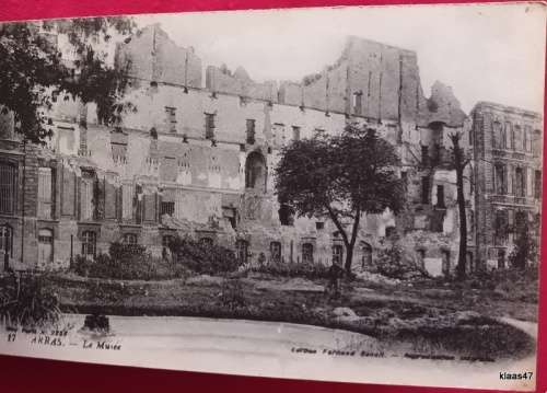 17 Post Cards - WW1 (1914-1916) - Arras:  After The Bombardement - 15 in book form 2 loose