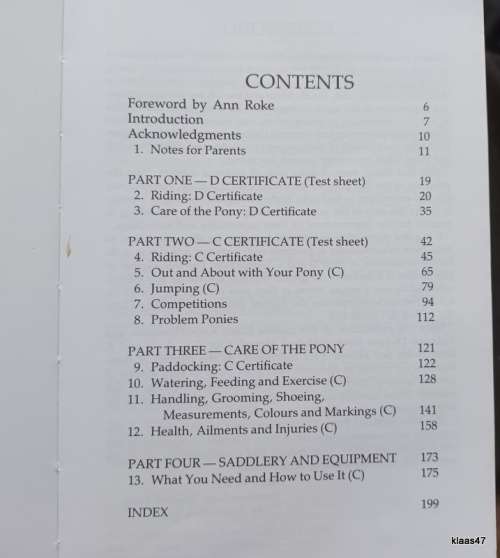 Pony Club Manual No 1 (Revised Edition) - Elaine Knox-Thompson and Suzanne Dickens - Paperback