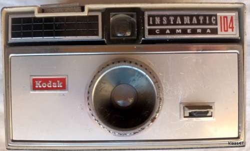 Kodak - Instamatic 104 Camera - **For Display or Prop**
