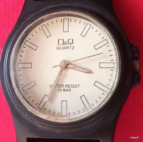 O and Q Quartz - Mens watch - Water Resistant 10 Bar - Made in China