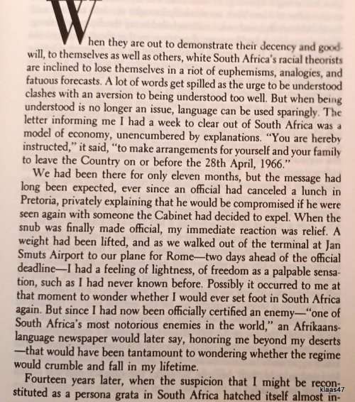 Move Your Shadow: South Africa Black and White - Joseph Lelyveld - Hardcover