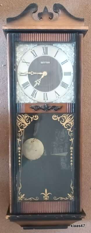 Rhythm Quartz Wall Clock - Not working - For restoration - See pictures
