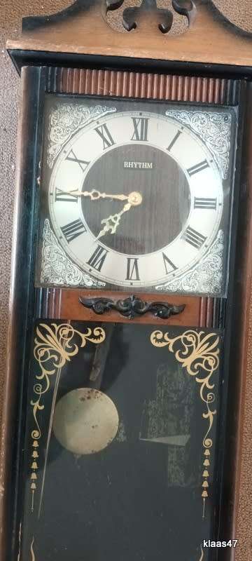 Rhythm Quartz Wall Clock - Not working - For restoration - See pictures