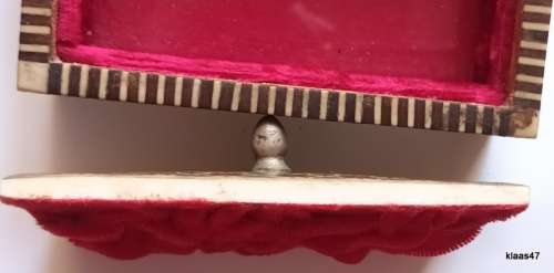 Vintage Trinket Box - Velvet lined