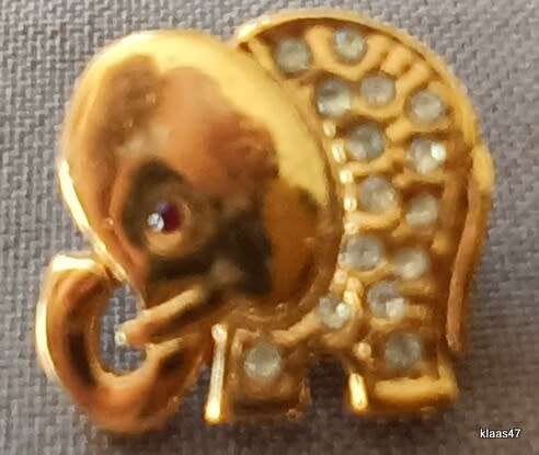 Costume Jewellery - Elephant Lapel Pin (With metal butterfly)