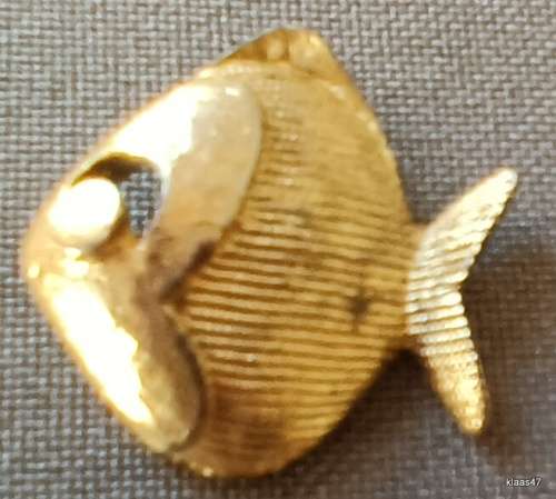Costume Jewellery - Fish pendant - No chain