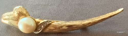 Costume Jewellery - Brooch
