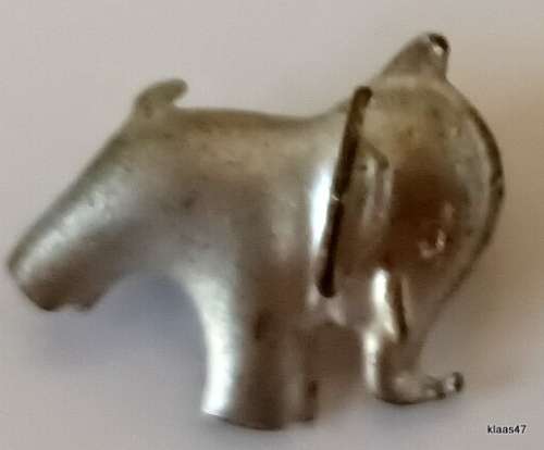Costume Jewellery - Elephant Brooch -