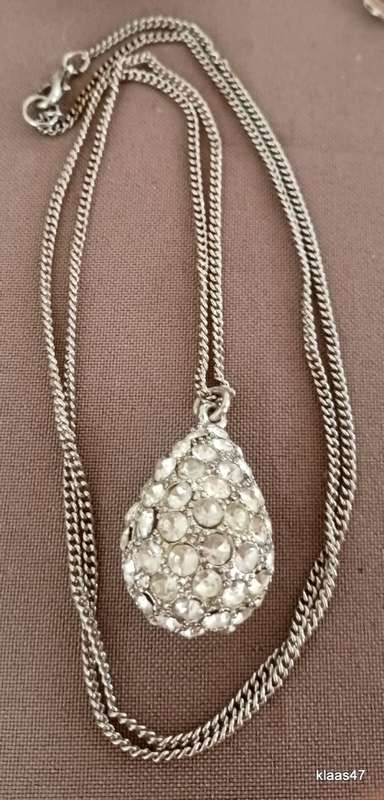 Costume Jewellery - Tear Drop Pendant Circumfrence - With chain