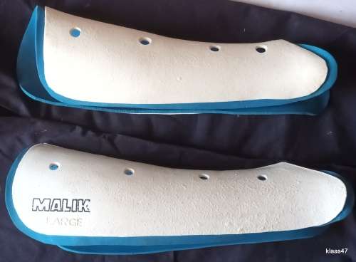 Malik - Large - Hockey Shin Guards