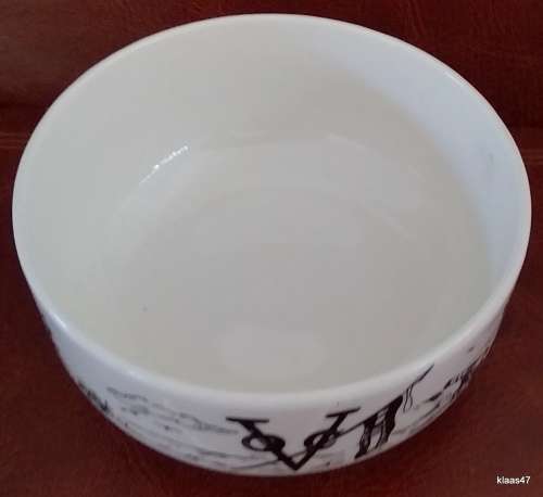 VOC Commemorative Porcelain Bowl depicts Completion of Castle Cape Town 1679