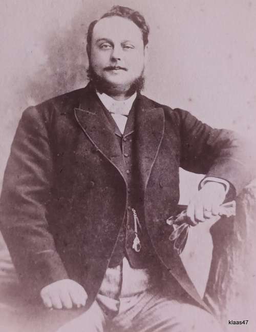 Vintage Photograph - Portrait (Man) - Card  - Drury & Stowe, Bedford