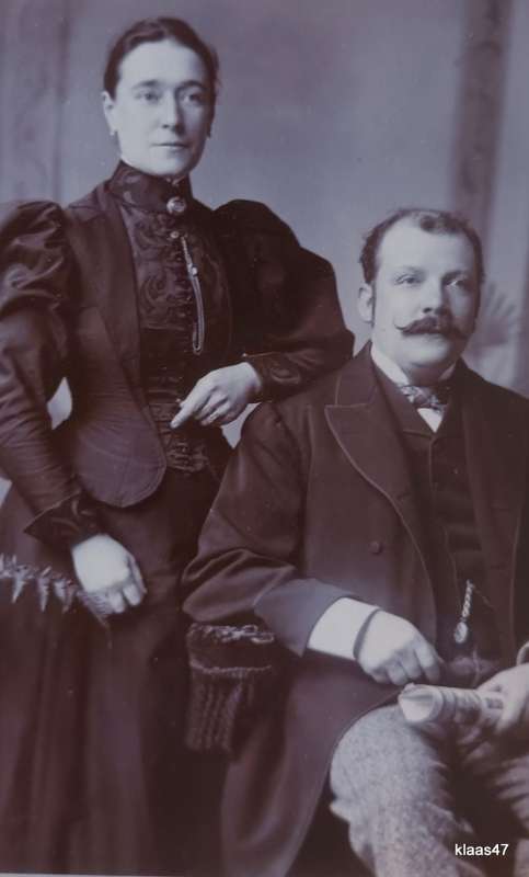 Vintage Photograph - Portrait (Man and Woman) - Card 10.6x16.4cm - The Milsom Photographic Co, Bath