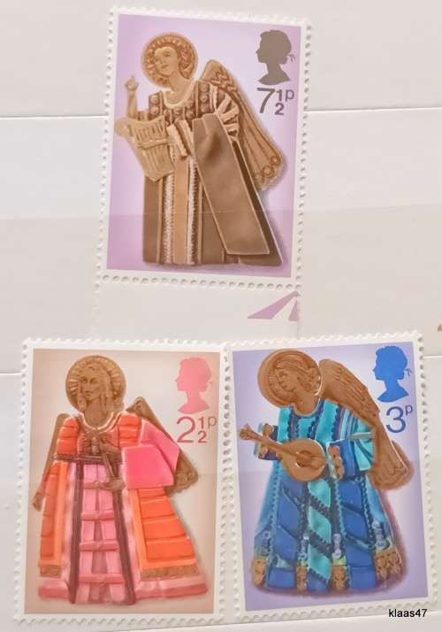 GB - 1972 - Christmas Angel - Set of 3 Mint stamps