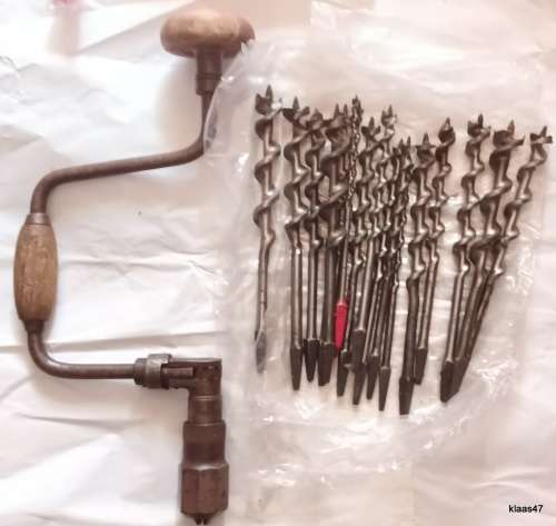 Vintage - Hand Brace/Drill - Wooden Handle - with 18 bits