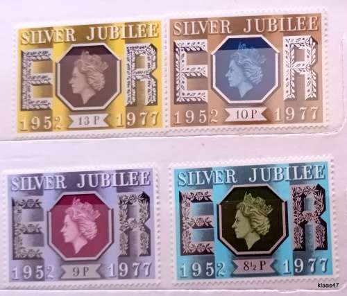 GB - 1977 - Elizabeth II Silver Jubilee - 4 Mint stamps